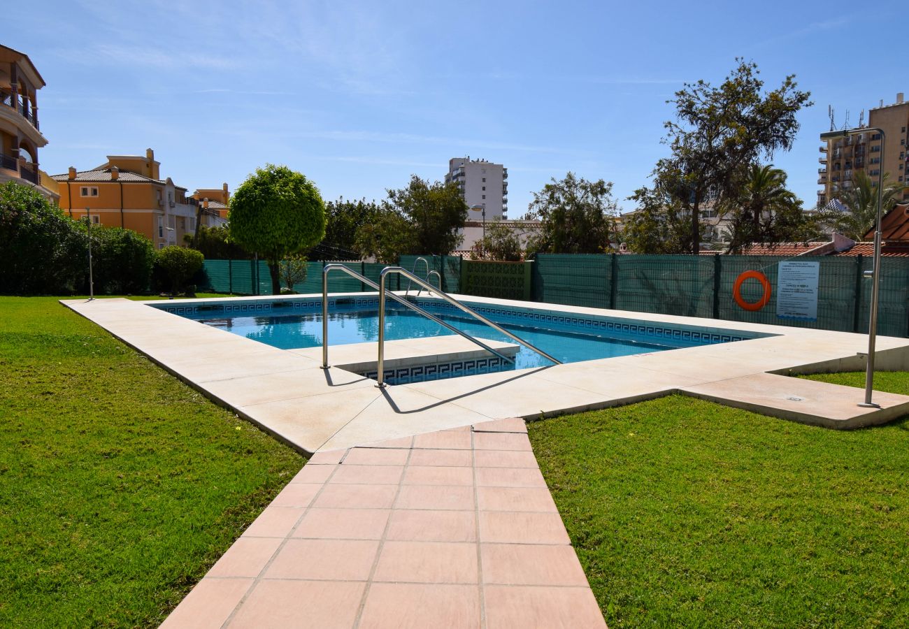 Apartamento en Benalmádena - Ref: 291 Apartamento con terraza y piscina cerca de la playa