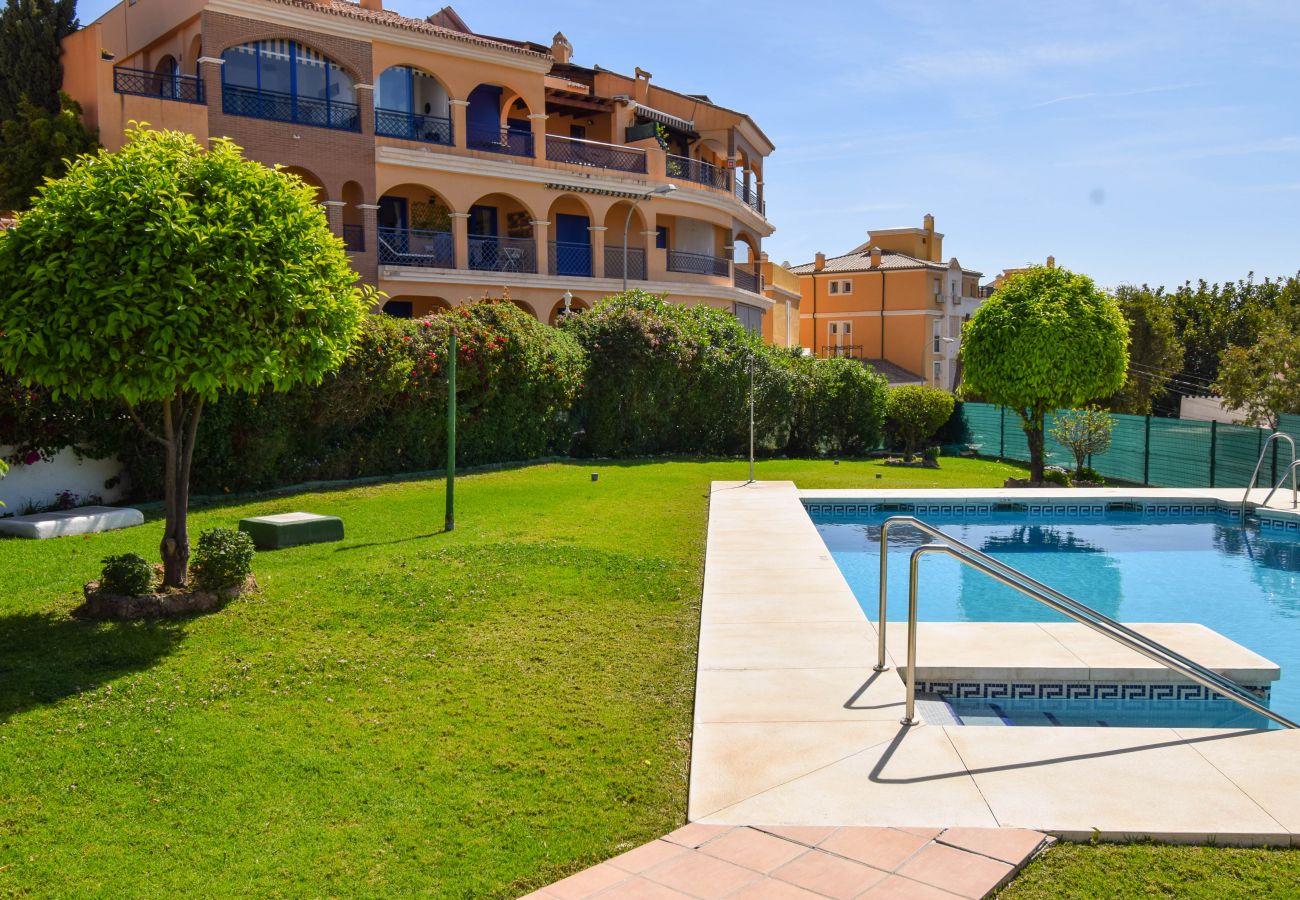 Apartamento en Benalmádena - Ref: 291 Apartamento con terraza y piscina cerca de la playa