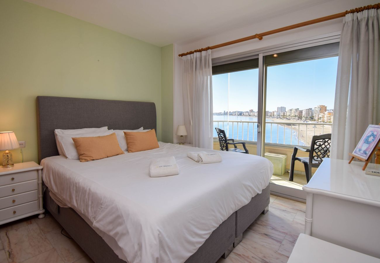 Apartamento en Fuengirola - Ref: 270 Apartamento en primera línea de playa en Torreblanca con impresionantes vistas al mar