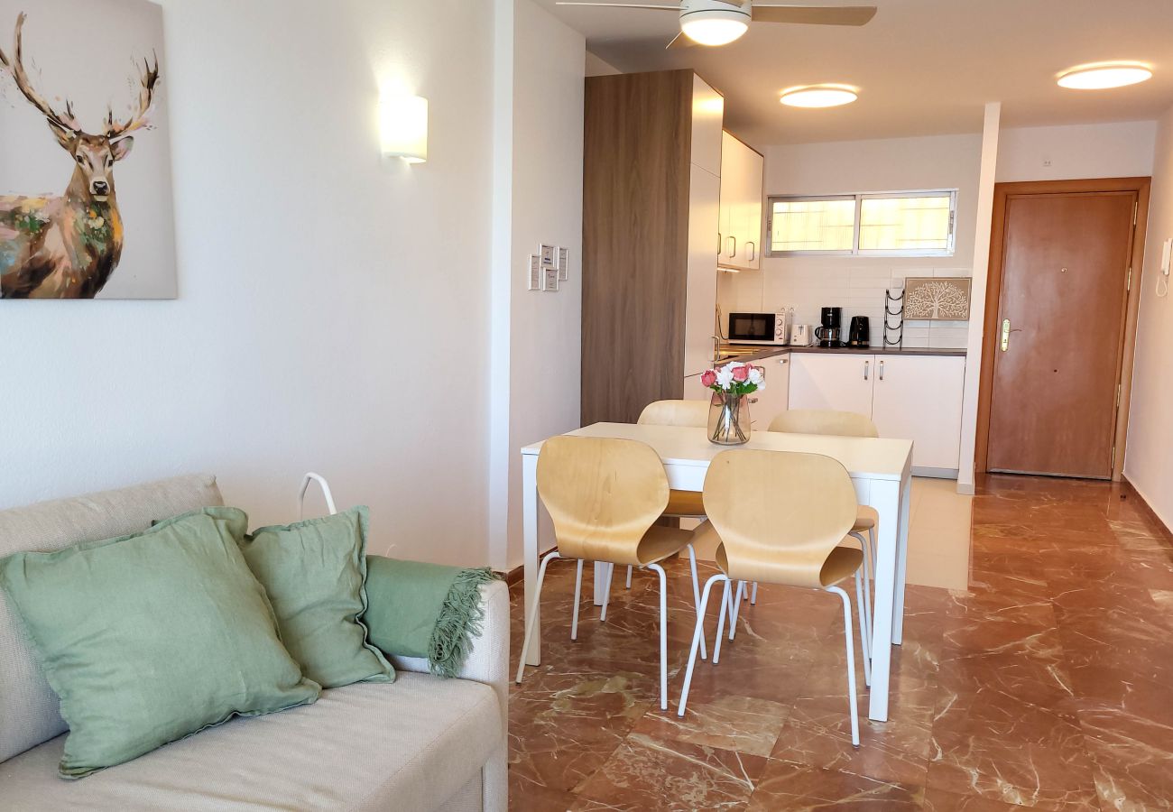 Apartamento en Fuengirola - Ref: 236 Apartamento en primera línea de playa con maravillosas vistas al mar y piscina en Carvajal