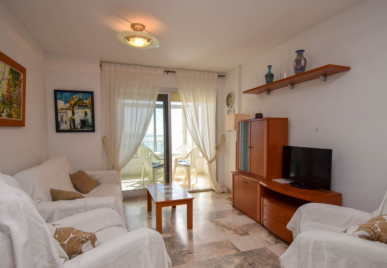 Apartamento en Fuengirola - Ref 220 Apartamento en primera línea de playa con 2 dormitorios y vistas al mar en Torreblanca