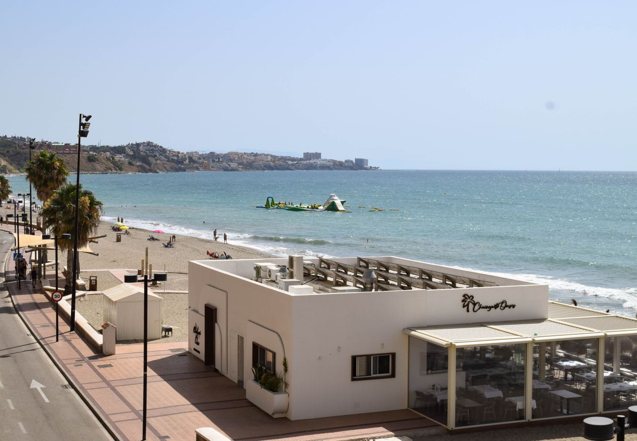 Apartamento en Fuengirola - Ref: 326 Apartamento en primera línea de playa en el paseo marítimo con preciosas vistas al mar.