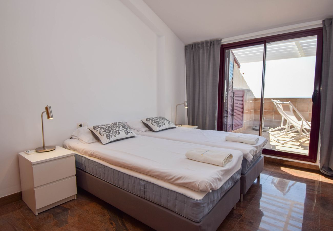 Apartamento en Fuengirola - Ref: 243  Amazing sea views - with Pool and Parking on the Beach 