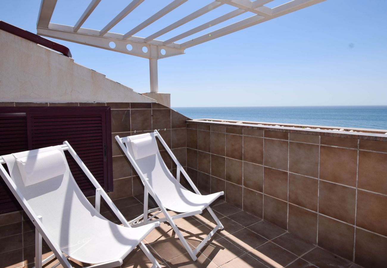 Apartamento en Fuengirola - Ref: 243  Amazing sea views - with Pool and Parking on the Beach 