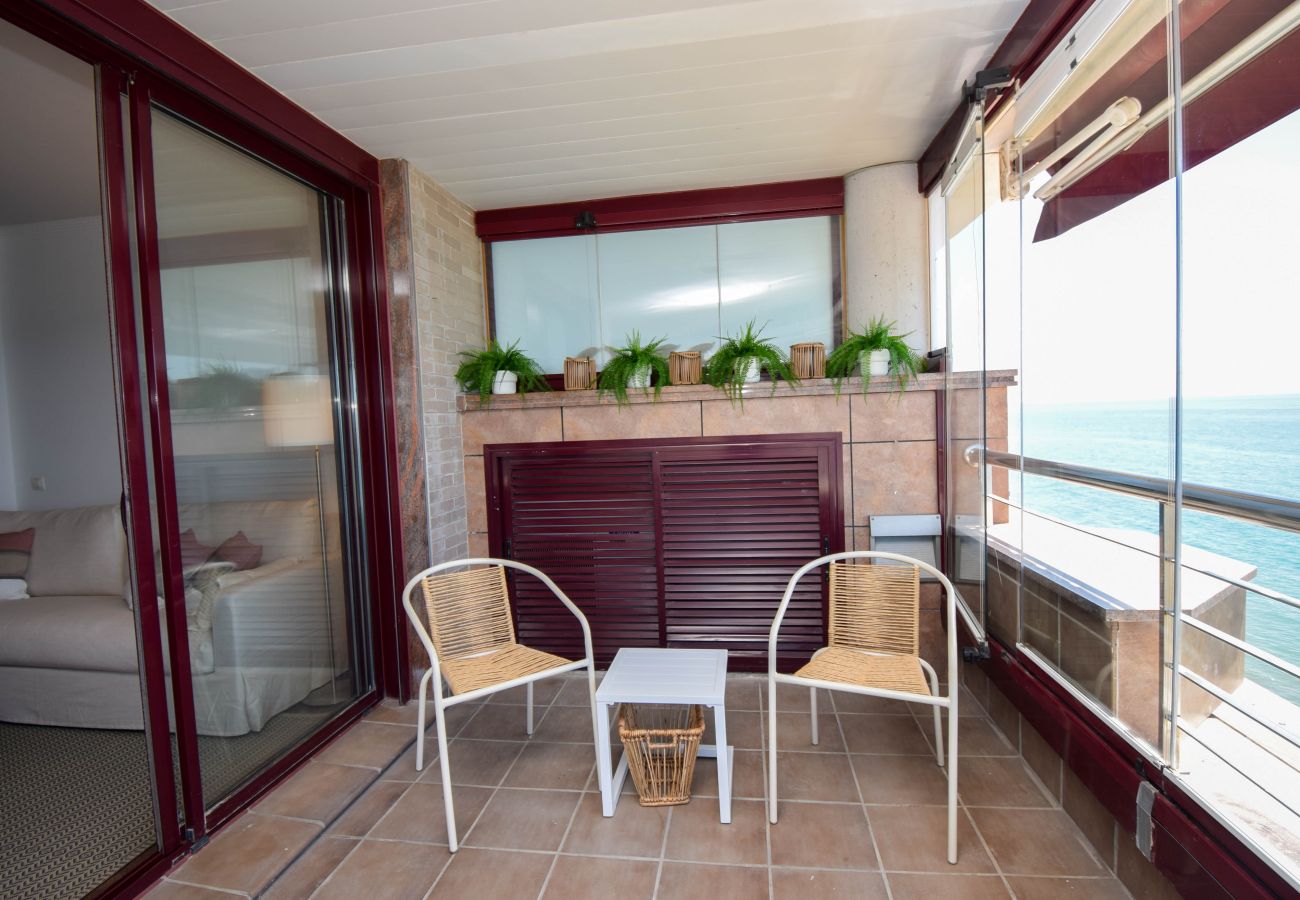 Apartamento en Fuengirola - Ref: 243  Amazing sea views - with Pool and Parking on the Beach 