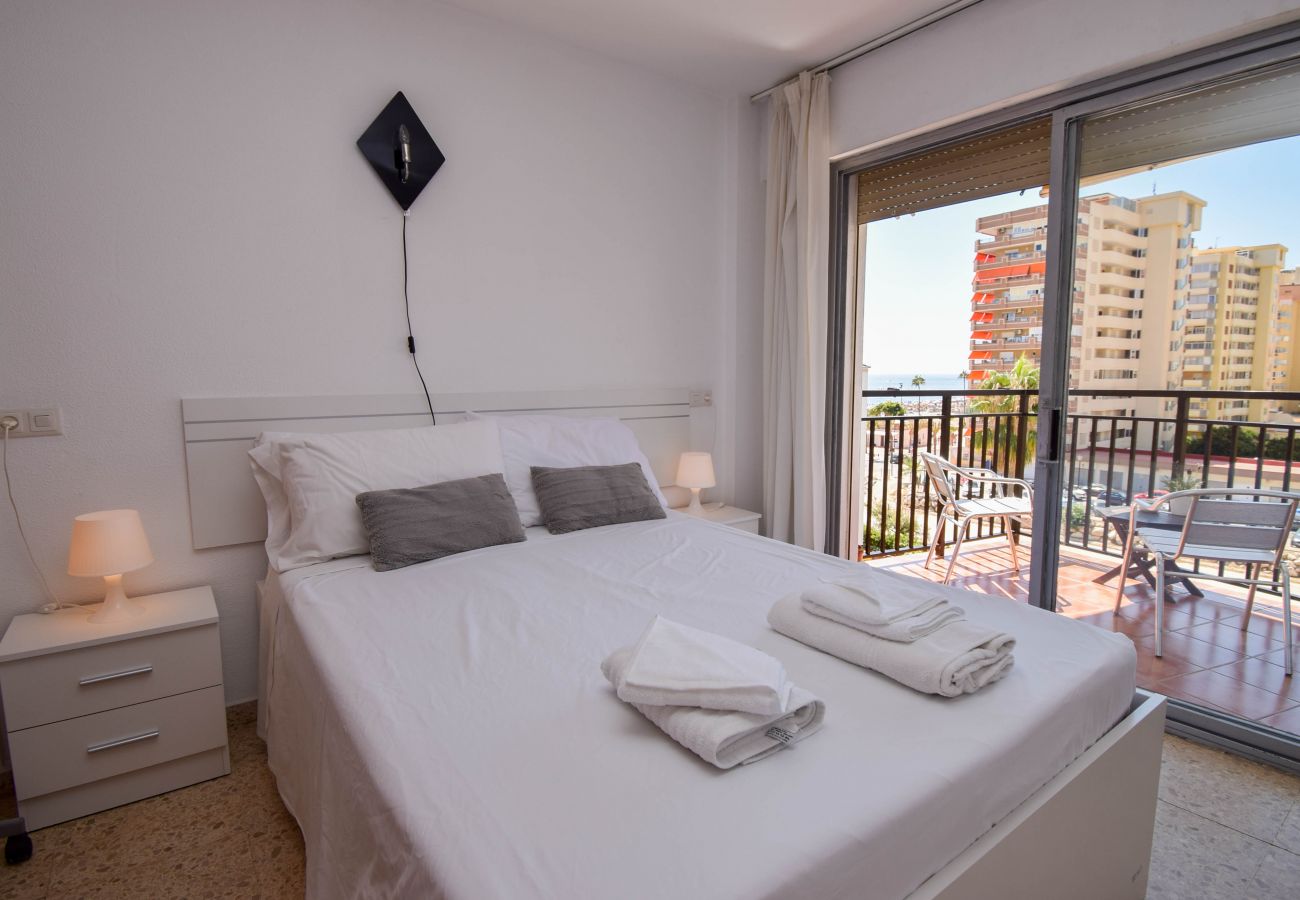 Apartment in Fuengirola - Ref: 293 Beachfront 1 bedroom apartment with sea views & pool