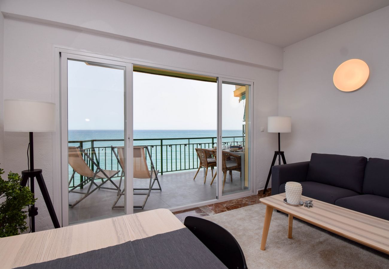 Apartment in Fuengirola - Ref: 204 Beachfront 2 bedroom apartment in Torreblanca with spectacular sea views
