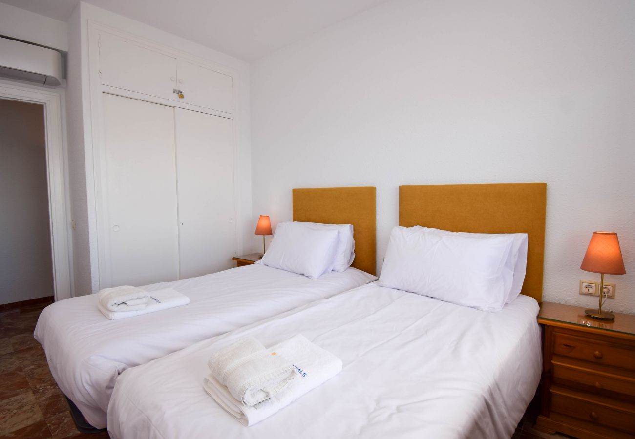 Lägenhet i Fuengirola - Ref: 259 Härlig lägenhet vid stranden i Carvajal med terrass och havsutsikt