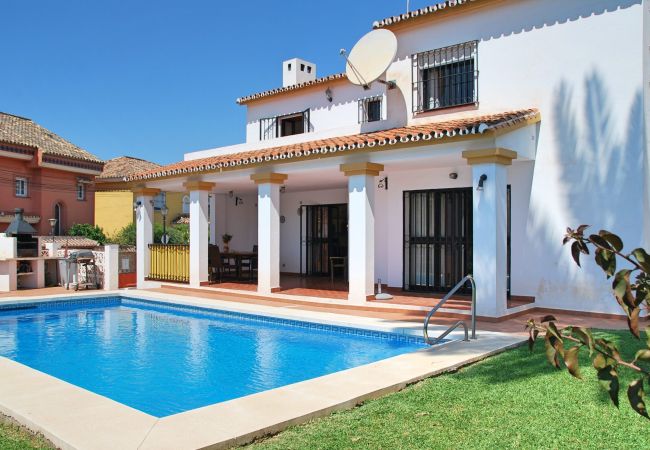 Hus i Fuengirola - Ref: 325 Villa Elena - Large villa with private Pool